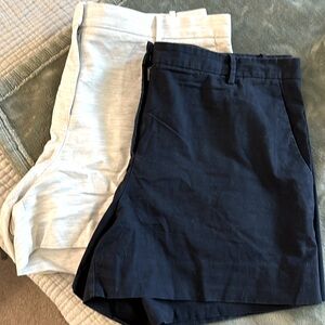 Gap size 16 bundle of 2 shorts